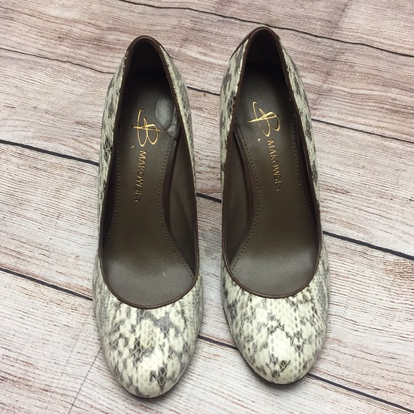 B Makowsky snakeskin leather pumps. 7 1/2 - Picture 2 of 6